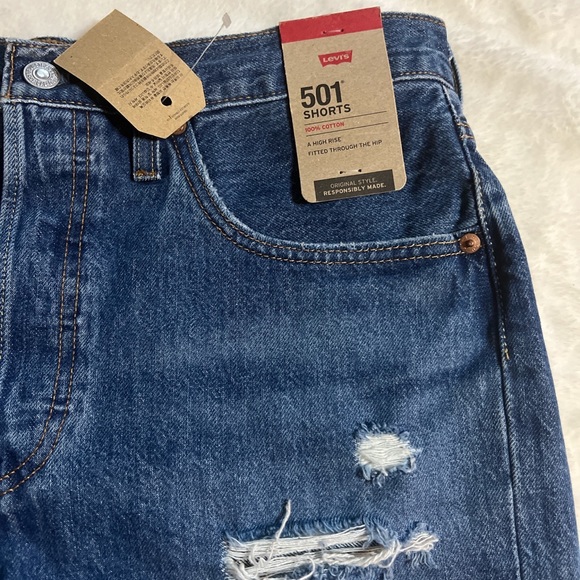 Levi’s 501 High Rise Ripped Shorts - NWT - Picture 2 of 4